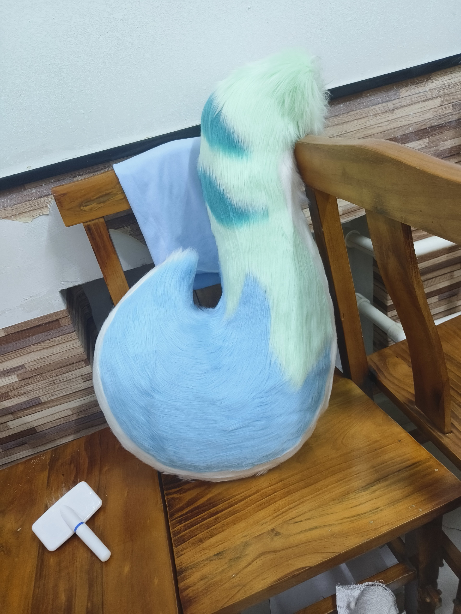 尾/脚