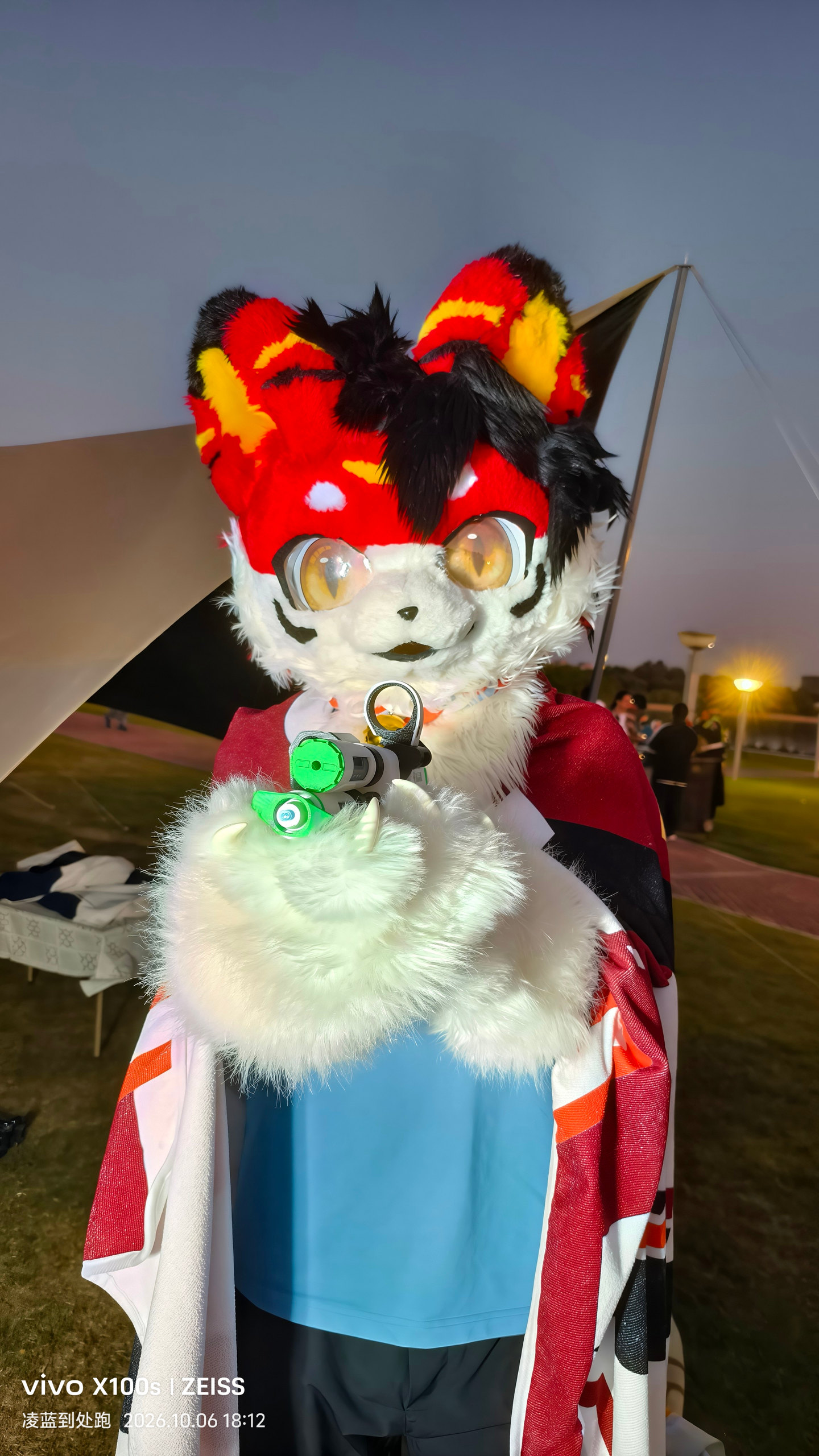 举起手来！鸡哔你！-Furry百科