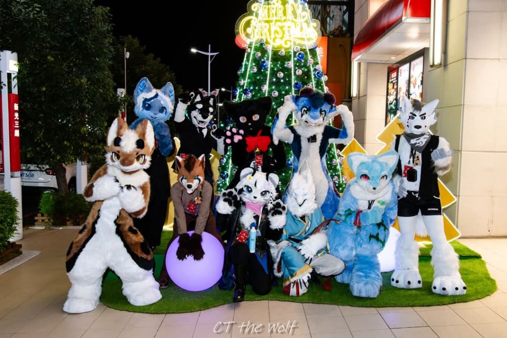 幻灯片-Furry百科